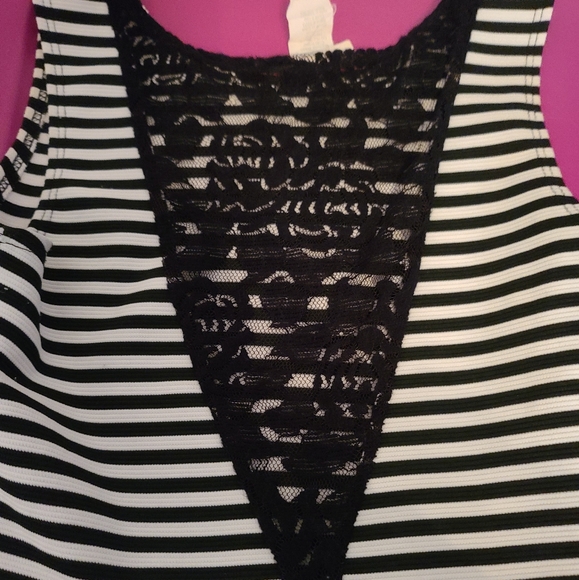 Short dress - Picture 3 of 4